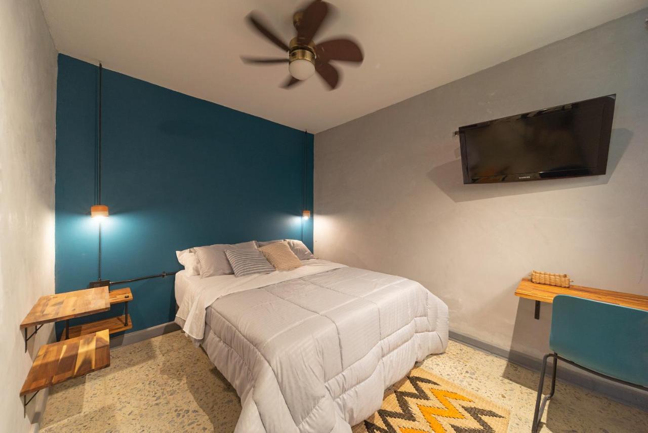 Casa Mosaiko- Local art&design hotel Medellin Bagian luar foto